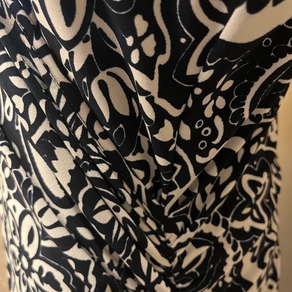 CHAPS by RALPH LAUREN Surplice Wrap-style Side-ruched dress, Navy/White Size M - Picture 4 of 5